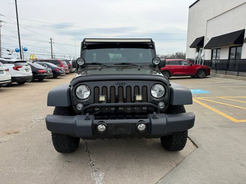 Used 2015 Jeep Wrangler Unlimited Sport image 2