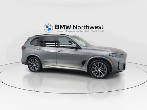 Used 2025 BMW X5 xDrive50e w/ M Sport Package image 5