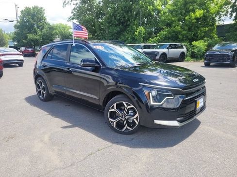 Certified 2025 Kia Niro EX Touring FWD image 7