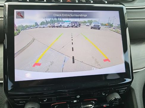 Used 2023 Jeep Grand Cherokee Limited AWD/4WD image 31