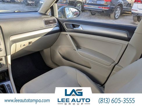 Used 2015 Volkswagen Golf TDI S image 16