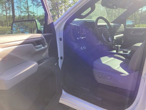 New 2026 GMC Sierra 1500 SLT w/ SLT Premium Plus Package image 11