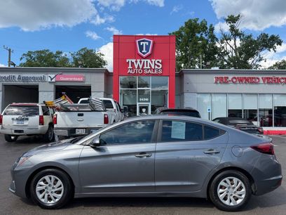 Used 2020 Hyundai Elantra SE w/ Cargo Package (C1)
