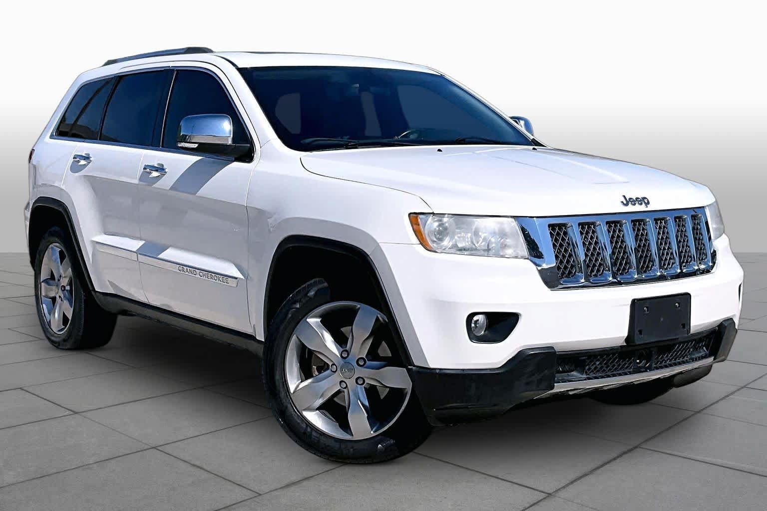 Used 2012 Jeep Grand Cherokee Overland AWD/4WD image 2