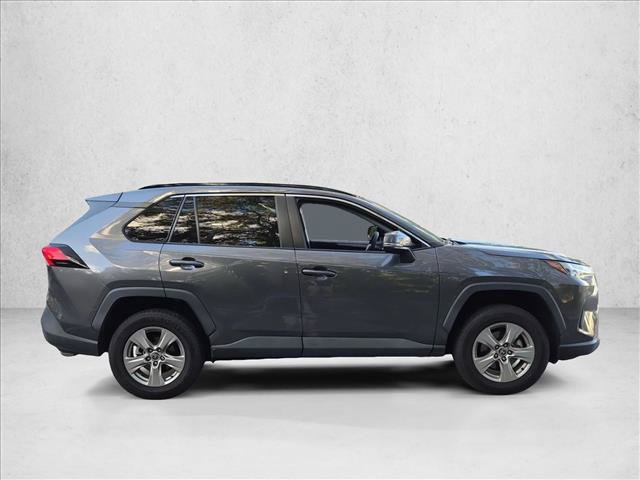 Used 2022 Toyota RAV4 XLE w/ Convenience Package FWD image 4