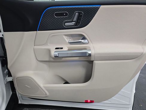 New 2026 Mercedes-Benz GLB 250 4MATIC image 25