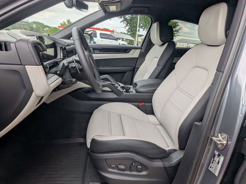 New 2026 Porsche Cayenne Coupe AWD/4WD image 5