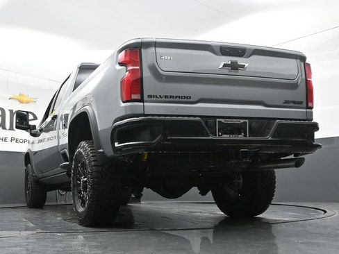 New 2026 Chevrolet Silverado 2500 ZR2 w/ LPO, Dark Essentials Package AWD/4WD image 32