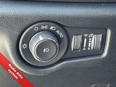 New 2026 Chrysler Pacifica Select w/ S Appearance Package image 20