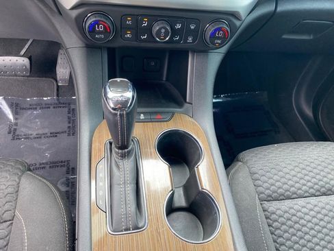 Used 2019 GMC Acadia SLE FWD image 26