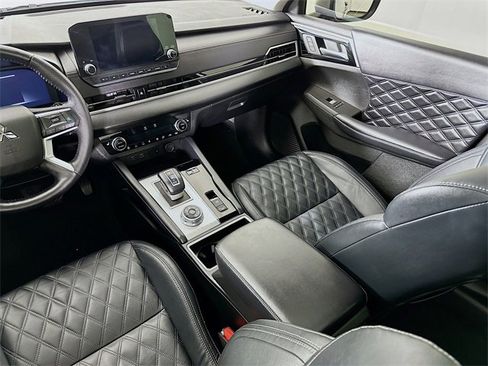 Used 2023 Mitsubishi Outlander SEL image 32