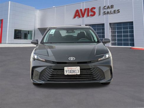 Used 2025 Toyota Camry LE image 2