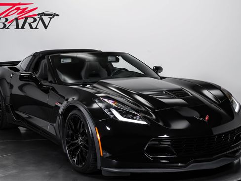 Used 2015 Chevrolet Corvette Z06 w/ 2LZ Preferred Equipment Group RWD image 7