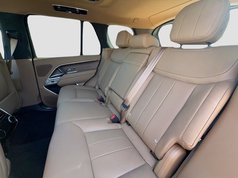 Used 2025 Land Rover Range Rover SE AWD/4WD image 19