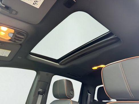 New 2026 GMC Canyon AT4 w/ Technology Plus Package AWD/4WD image 9