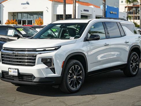 New 2026 Chevrolet Traverse LT w/ Sun and Wheel Package image 3