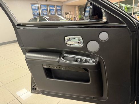 Used 2016 Rolls-Royce Ghost RWD image 9
