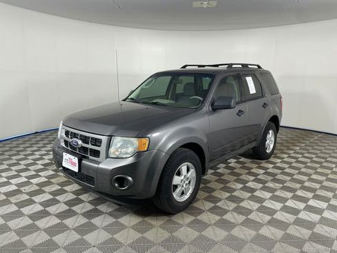 Used 2010 Ford Escape XLS FWD image 1