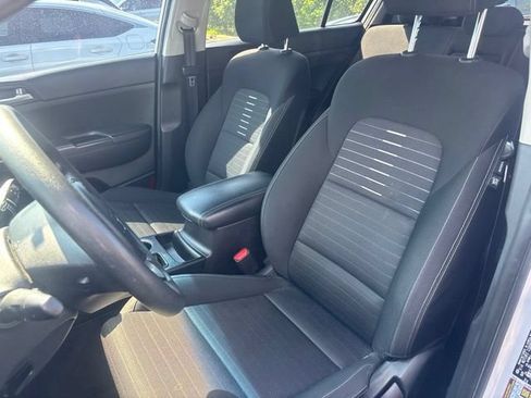 Used 2018 Kia Sportage LX AWD/4WD image 9