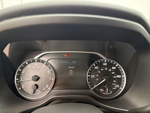 Used 2022 Nissan Titan S image 20