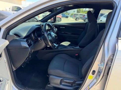 Used 2018 Toyota C-HR XLE FWD image 21