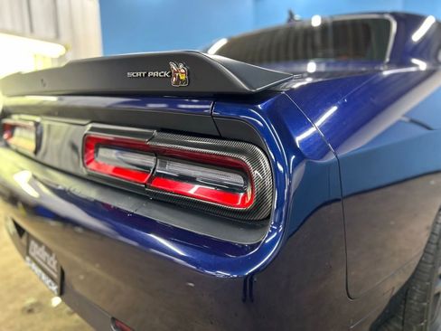 Used 2017 Dodge Challenger R/T Scat Pack w/ Leather Interior Group image 12