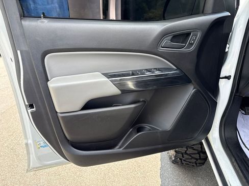 Used 2019 Chevrolet Colorado W/T w/ WT Convenience Package AWD/4WD image 11