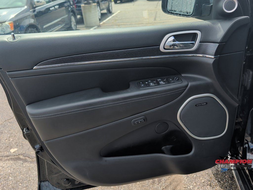 Used 2021 Jeep Grand Cherokee Summit AWD/4WD image 12