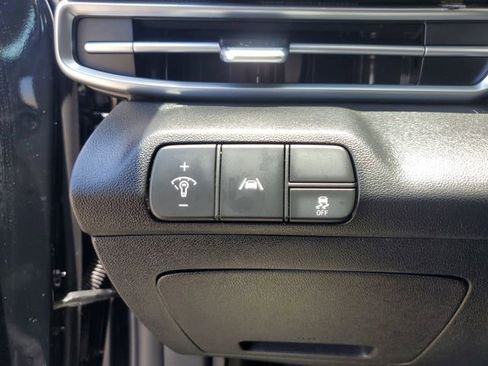 Used 2023 Hyundai Elantra SEL w/ Convenience Package FWD image 28