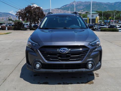Used 2025 Subaru Outback Onyx Edition XT AWD/4WD image 3