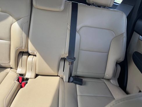 Used 2016 Ford Explorer XLT w/ Equipment Group 202A image 25