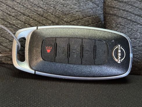 Used 2025 Nissan Rogue SV FWD image 21