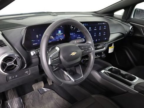 Used 2025 Chevrolet Equinox EV LT FWD image 14