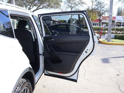 Used 2024 Volkswagen Tiguan Wolfsburg Edition image 28