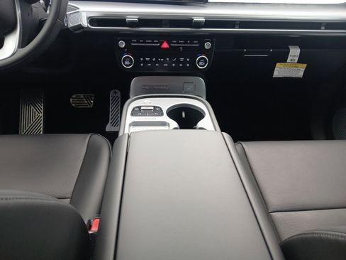 New 2026 Hyundai Ioniq 9 Calligraphy image 11