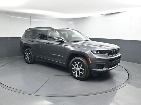 Used 2024 Jeep Grand Cherokee L Limited image 27