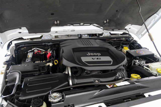 Used 2015 Jeep Wrangler Sahara AWD/4WD image 42