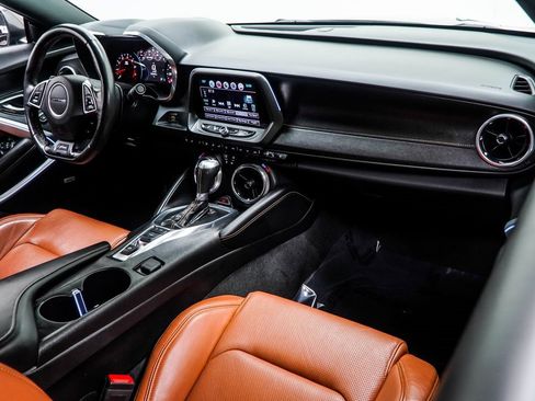 Used 2017 Chevrolet Camaro SS image 18
