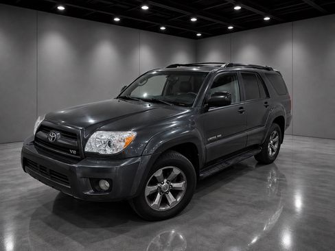 Used 2007 Toyota 4Runner Limited AWD/4WD image 2
