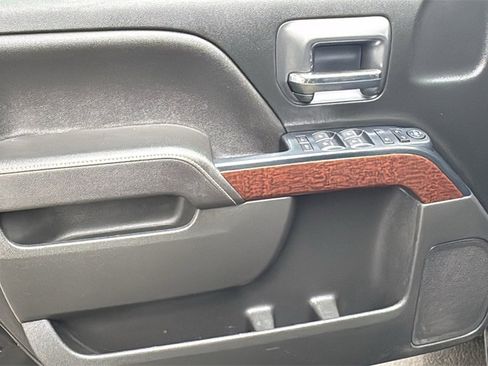 Used 2017 GMC Sierra 1500 SLE w/ SLE Value Package image 17