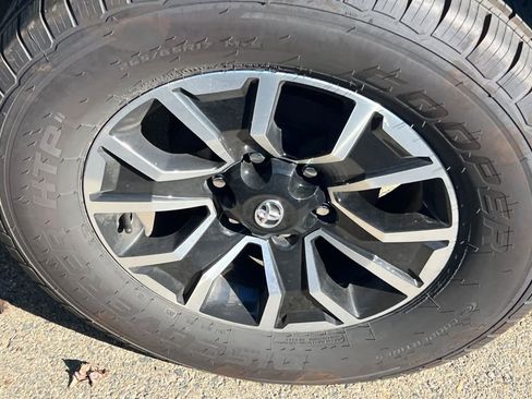 Used 2023 Toyota Tacoma TRD Sport w/ TRD Premium Sport Package image 17