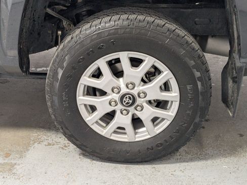 Used 2024 Toyota Tacoma SR5 AWD/4WD image 23