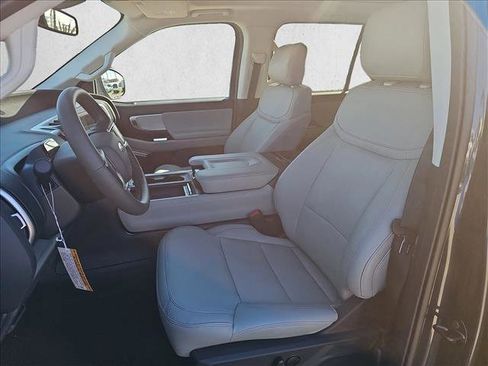 New 2025 Ford Expedition Active image 21