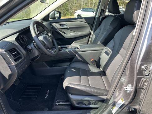 Certified 2026 Nissan Rogue SV w/ SV Premium Package image 11