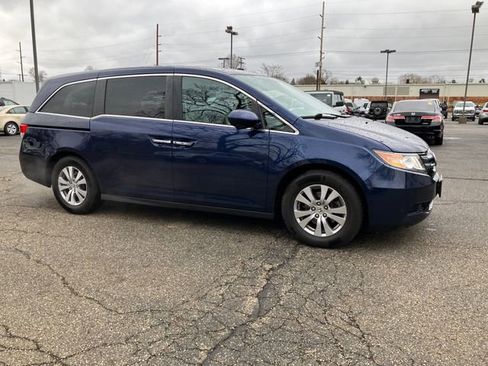 Used 2016 Honda Odyssey SE image 1