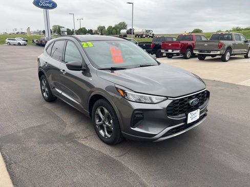 Used 2023 Ford Escape ST-Line w/ Tech Pack #1 AWD/4WD image 3