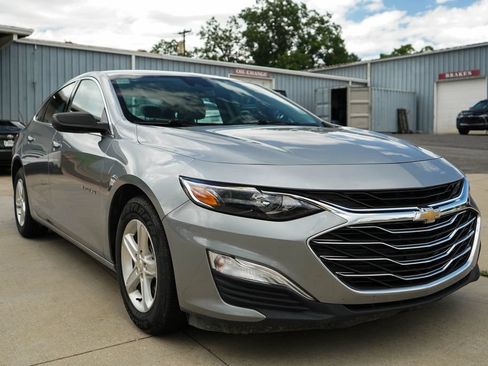 Used 2023 Chevrolet Malibu LS FWD image 33