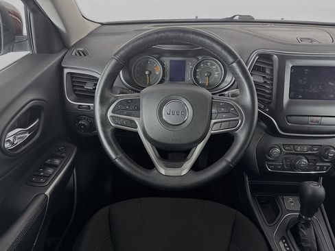 Used 2019 Jeep Cherokee Latitude w/ Cold Weather Group image 21