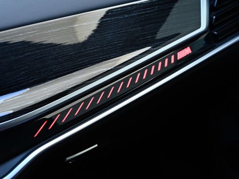 Certified 2025 BMW X6 M60i w/ Executive Package image 34