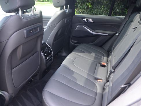 Used 2022 BMW X5 xDrive40i w/ Premium Package AWD/4WD image 15